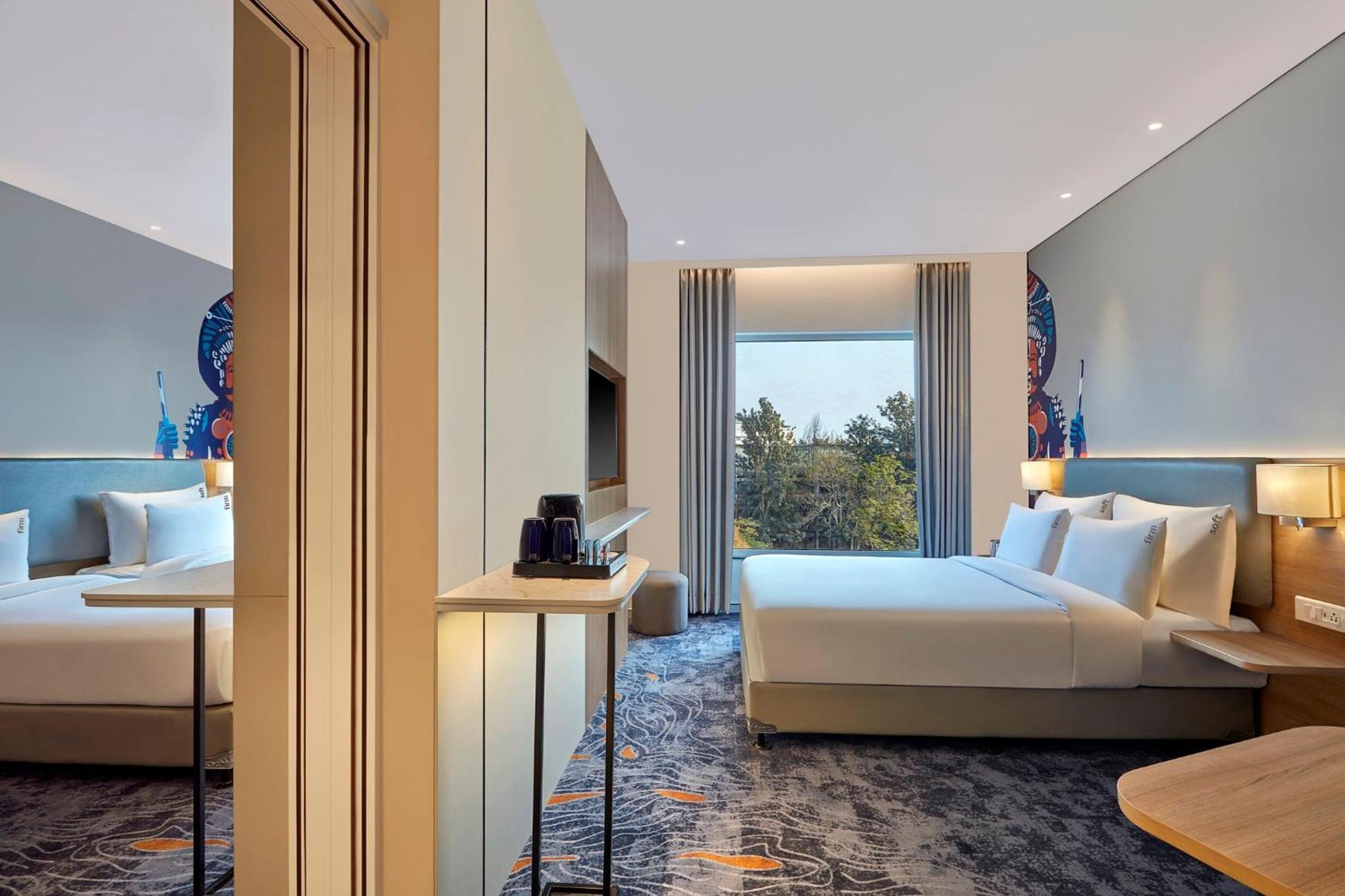 Holiday Inn Express Bengaluru Bommasandra By Ihg Kammasandra Bagian luar foto